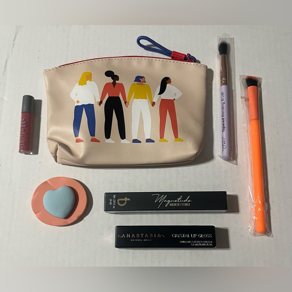 Makeup Bag with Brushes, Lip Gloss and Magnetic Eyeliner